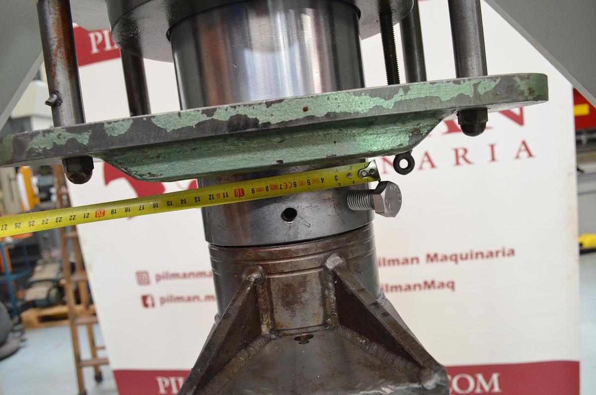 Usado Prensa hidraulica CAMP 100tn