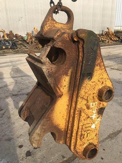 Used Werk Brau Mechanical QC for CAT 330. 90 and 80 mm Pins, 15-1/4" Face Spread...