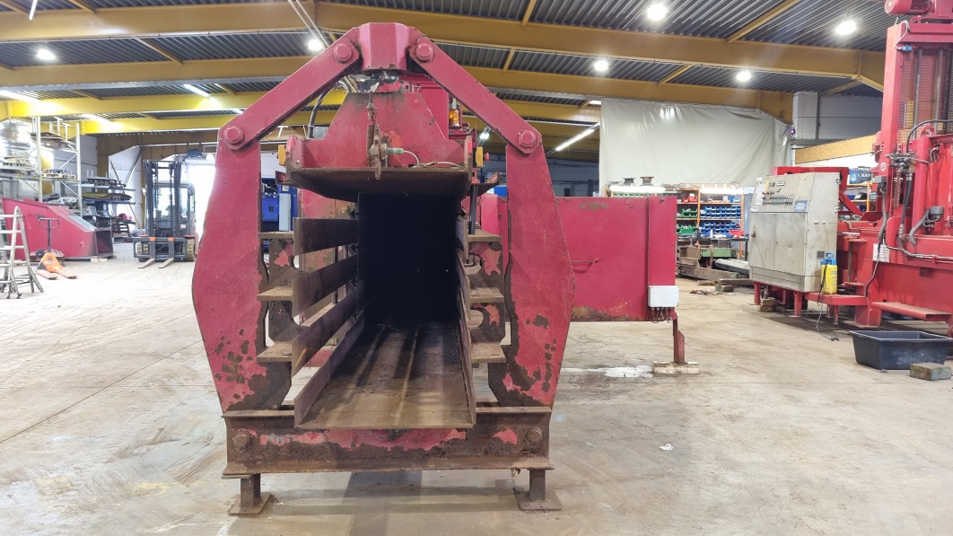 Used Paal Likon 275 D, Presskraft 80 t, Baujahr 2002 mit Trichter und Drahtzugstation