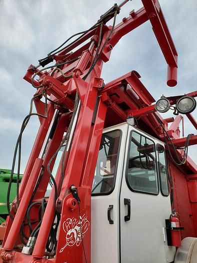 Used 2004 Stinger 4400 Bale Stacker