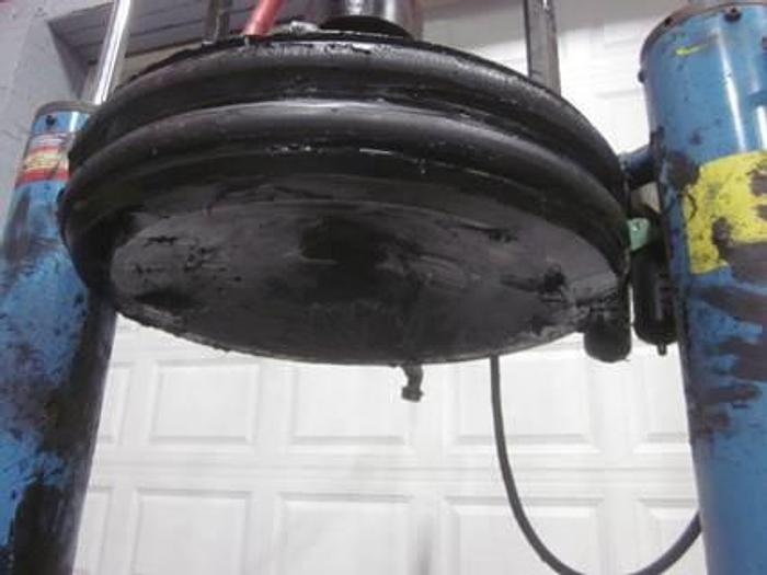 Used SEALANT EQUIPMENT & ENGINEERING DRUM PUMP (#9905)