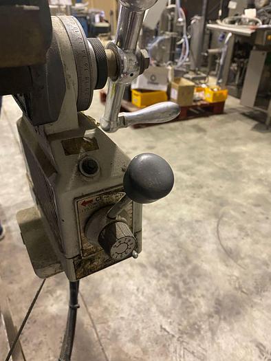 Used 1998 Swiftcut UK EL 3VS Turret Milling Machine