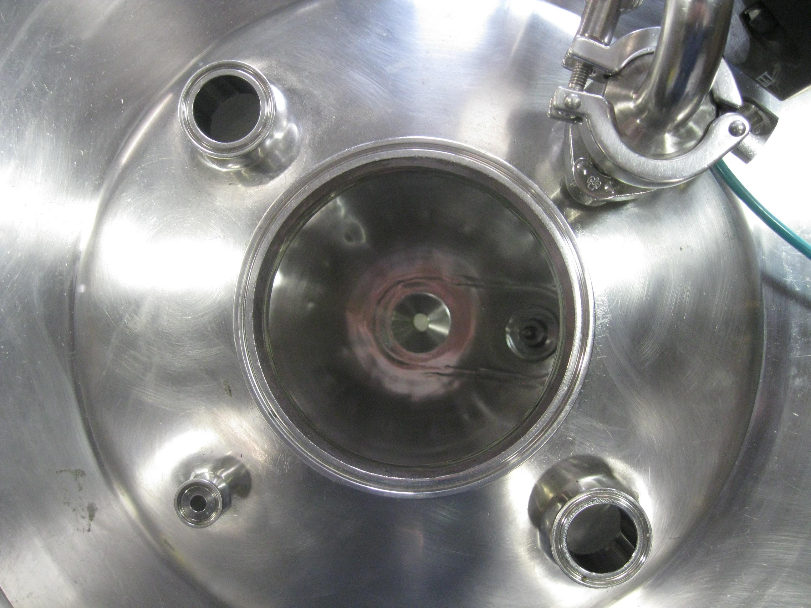 Usado DUAL 15 GALLON JACKETED TANKS ON ROLLING STAND WITH OUTLET VALVES