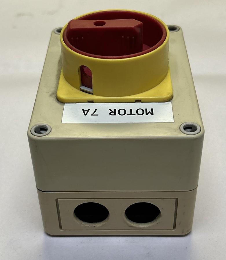 Used GENERAL ELECTRIC,492/640206/712,MAIN SWITCH ENCLOSURE