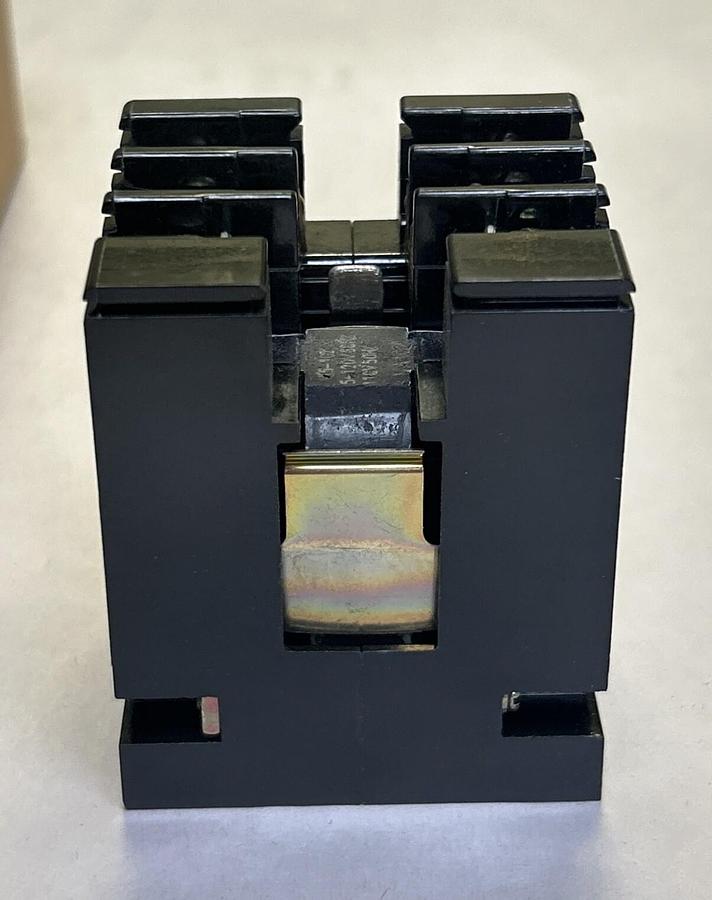 GENERAL ELECTRIC,CR120A02002AA,INDUSTRIAL RELAY NEW