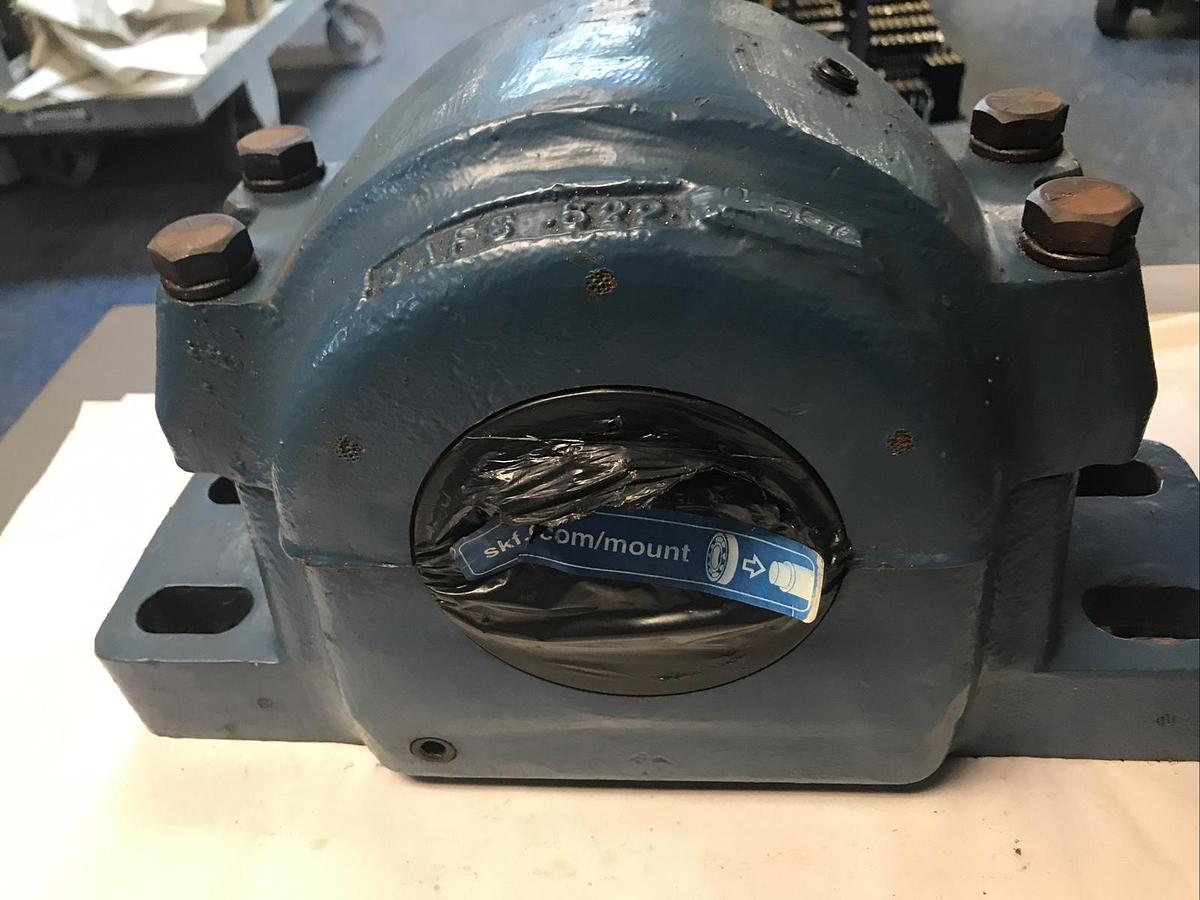 SKF,SAFS 522,Pillow Block Bearing Housing 4 Bolt NOS