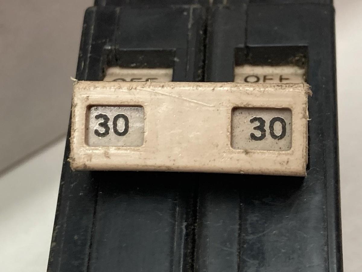 Used Cutler Hammer,AL-CU,2-Pole Metal Foot Circuit Breaker 30A Type CH