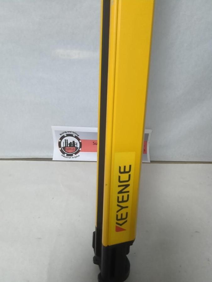 Used KEYENCE,SL-V60HM-T,LIGHT CURTAIN TRANSMITTER 24VDC 126mA USED