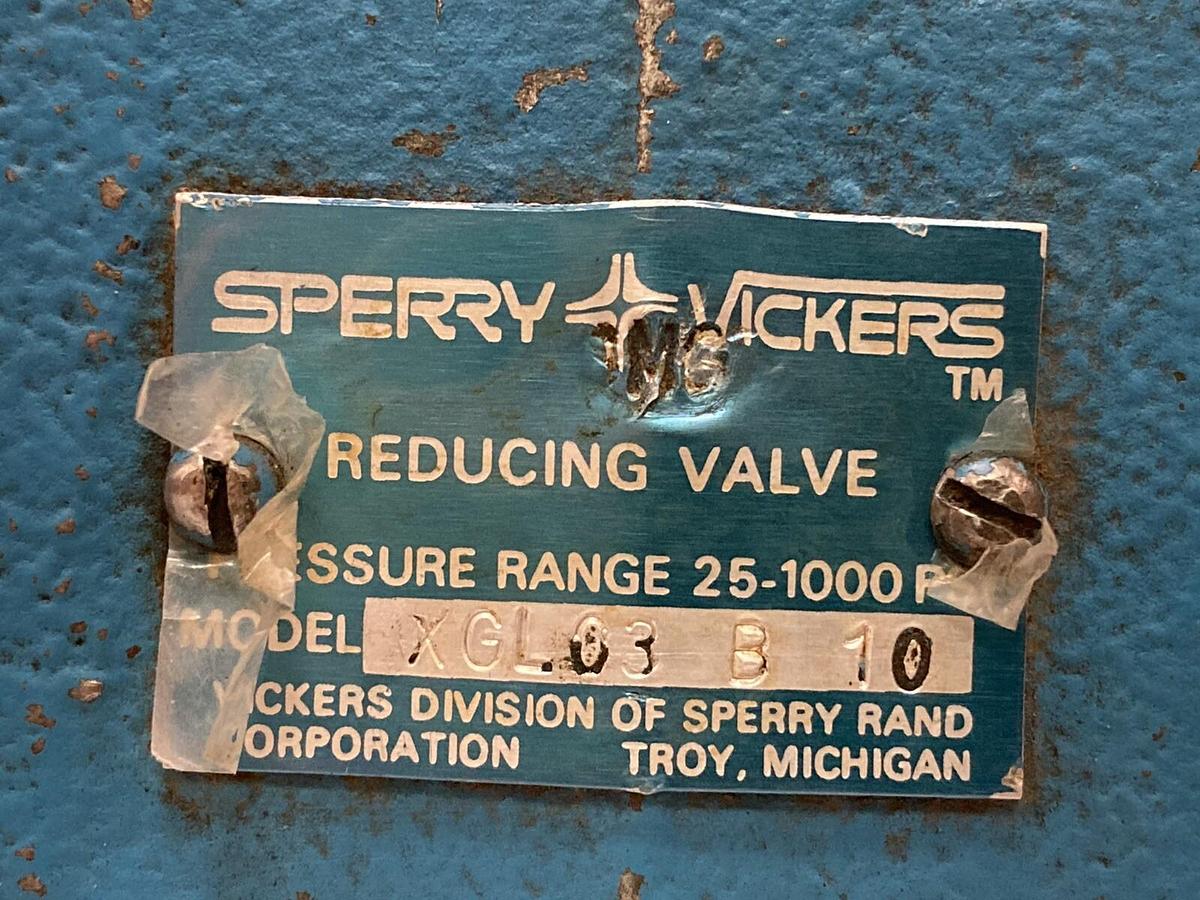 Used Sperry Vickers,XGL03-B-10,Reducing Valve