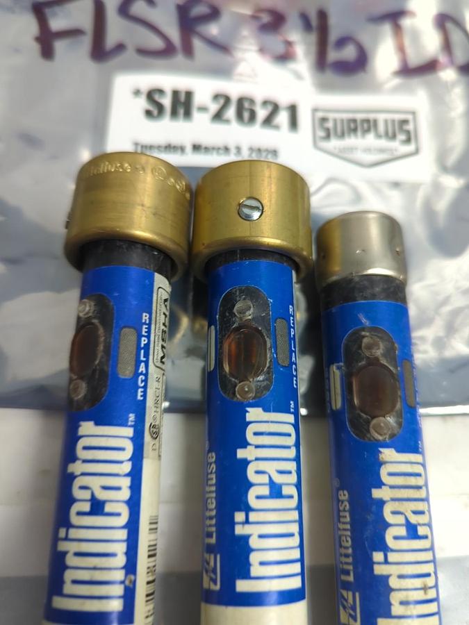 Used LITTELFUSE,FLSR3-1/2ID,INDICATOR 3-1/2 AMP FUSE LOT OF 3 (2-HAVE REDUCERS)