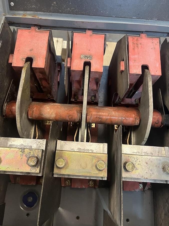 Used SQUARE D,QMB-325W,FUSIBLE PANEL SWITCH 3P 400A 240V