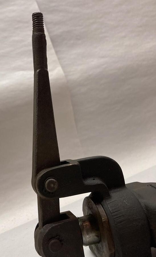 Used Schrader Bellows,M158-413-43,3-Way 2-Position Manual Valve