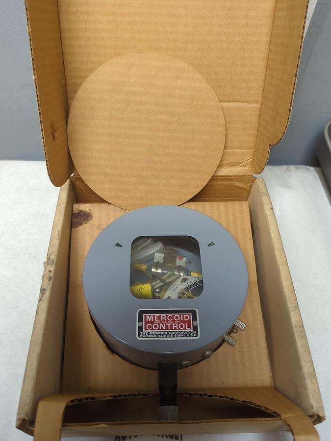 MERCOID CONTROL,DA-21-153 RG-25S,PRESSURE SWITCH NOS