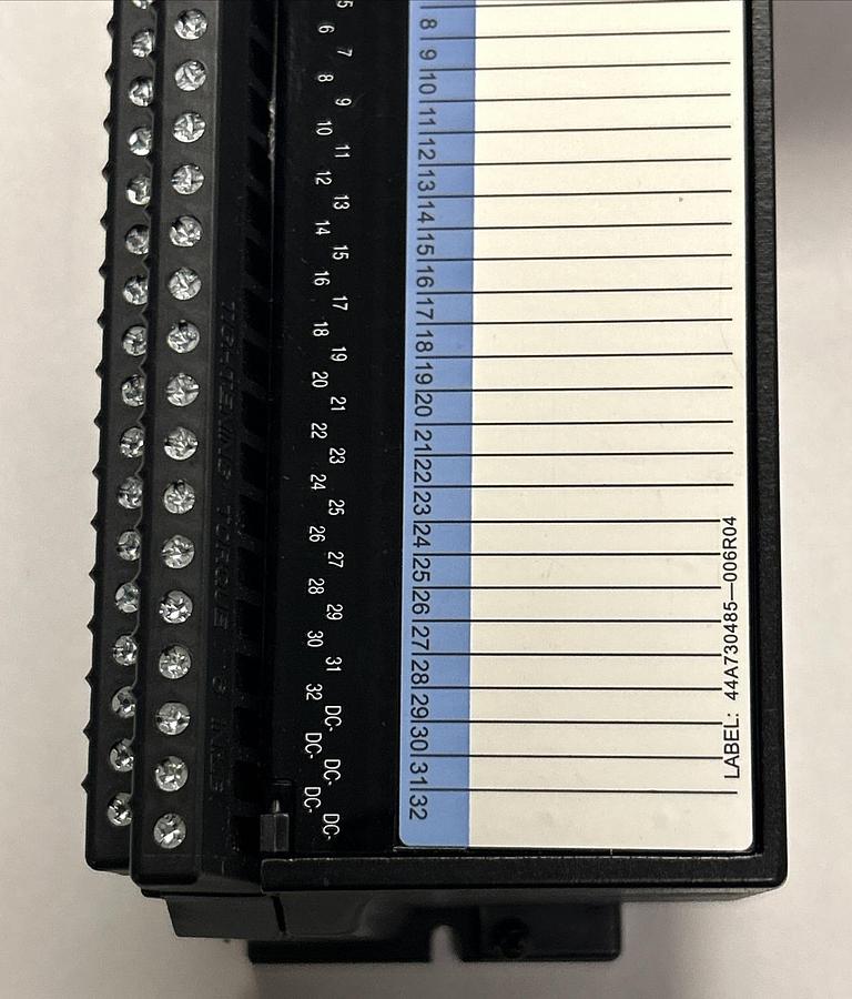 Used GE FANUC,IC660BBD024X1,GENIUS BLOCK SOURCE I/O BLOCK NEW