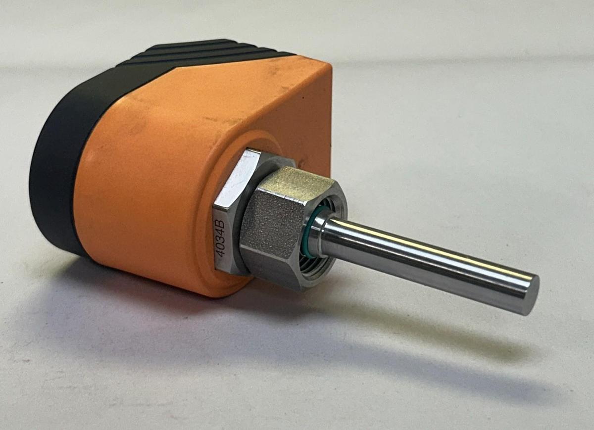 Used EFECTOR IFM,SID10AD8FPKG/US,FLOW MONITOR