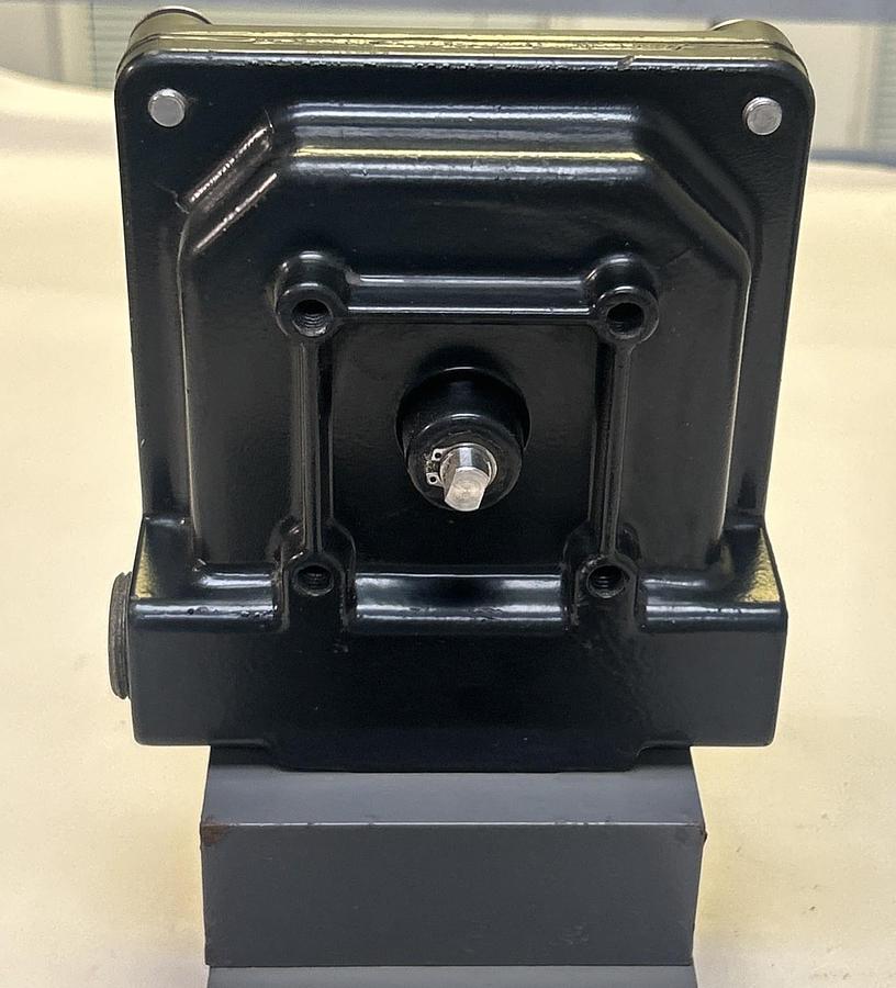 Used AUTOMAX,42/95,ULTRASWITCH ROTARY MONITOR