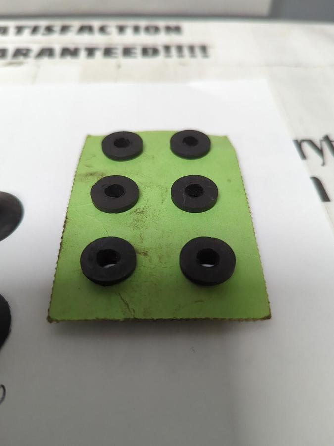 UNBRANDED,1 INCH,VACUUM CUPS 1/4 INCH NPT LOT OF 17 NOS