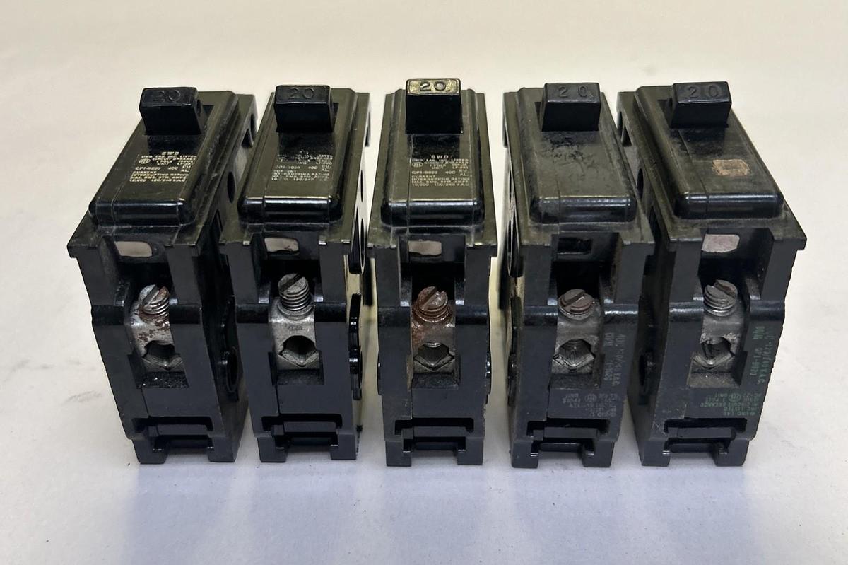 Used ITE,QP1-B020,CIRCUIT BREAKER 20A 120/240V 1P LOT OF 5