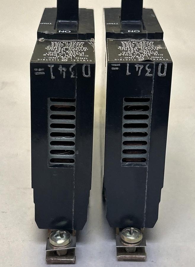 Used GENERAL ELECTRIC,TEY130,CIRCUIT BREAKER 30A 277V 1P LOT OF 2
