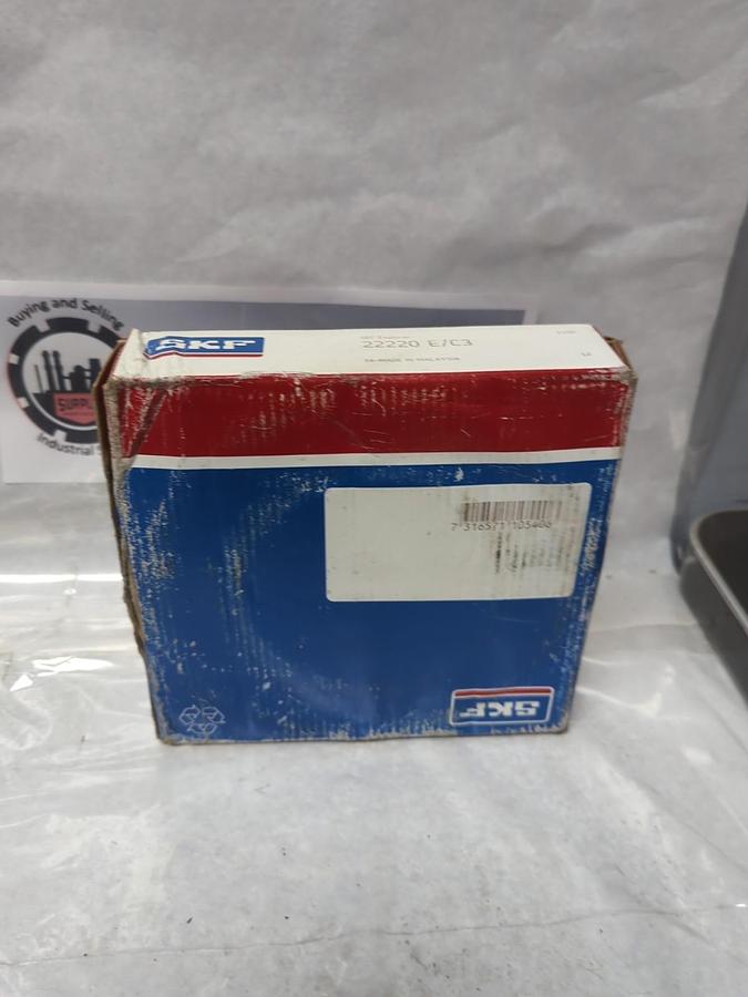 SKF,22220 E/C3,SPHERICAL ROLLER BEARING 100X180X46MM NOS