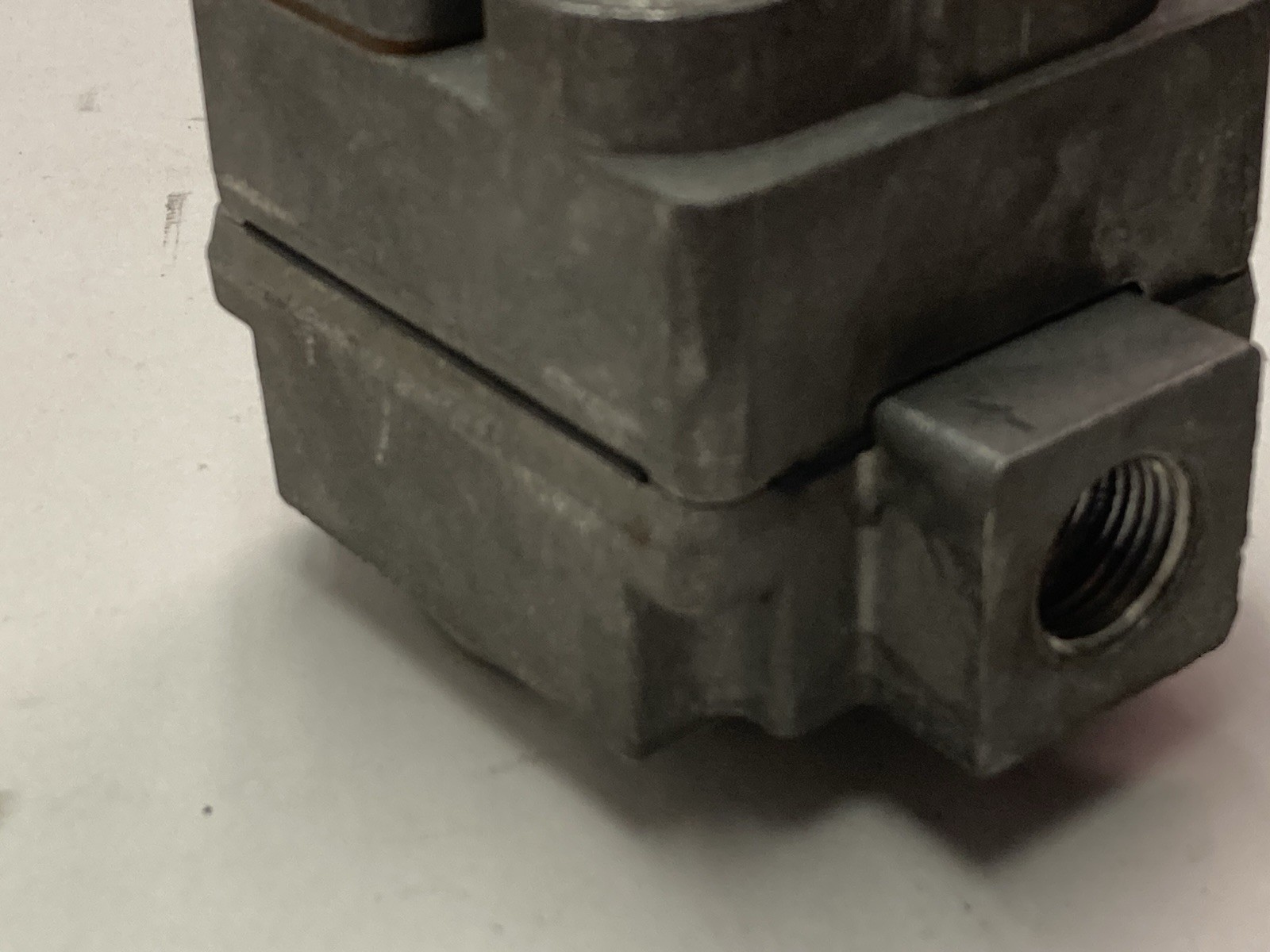 Used White-Rodgers,36C03U,Universal Gas Valve Replacement Type 200 1/2 PSI
