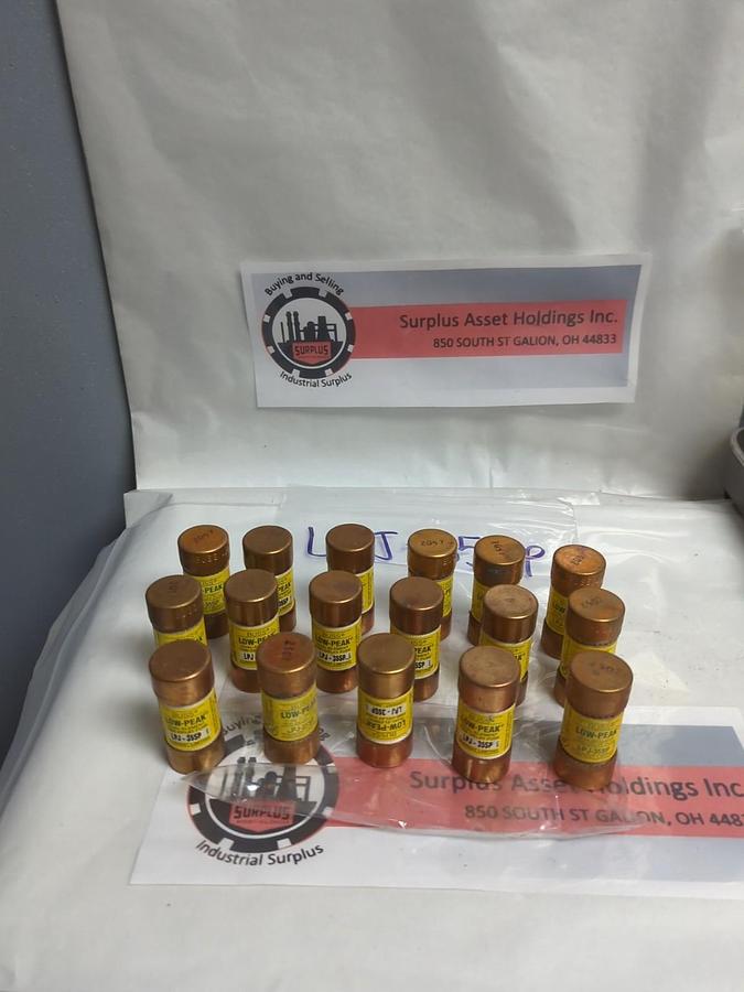 Used COOPER BUSSMANN,LPJ-35SP,LOW-PEAK 35 AMP FUSE LOT OF 17 PRE-OWNED