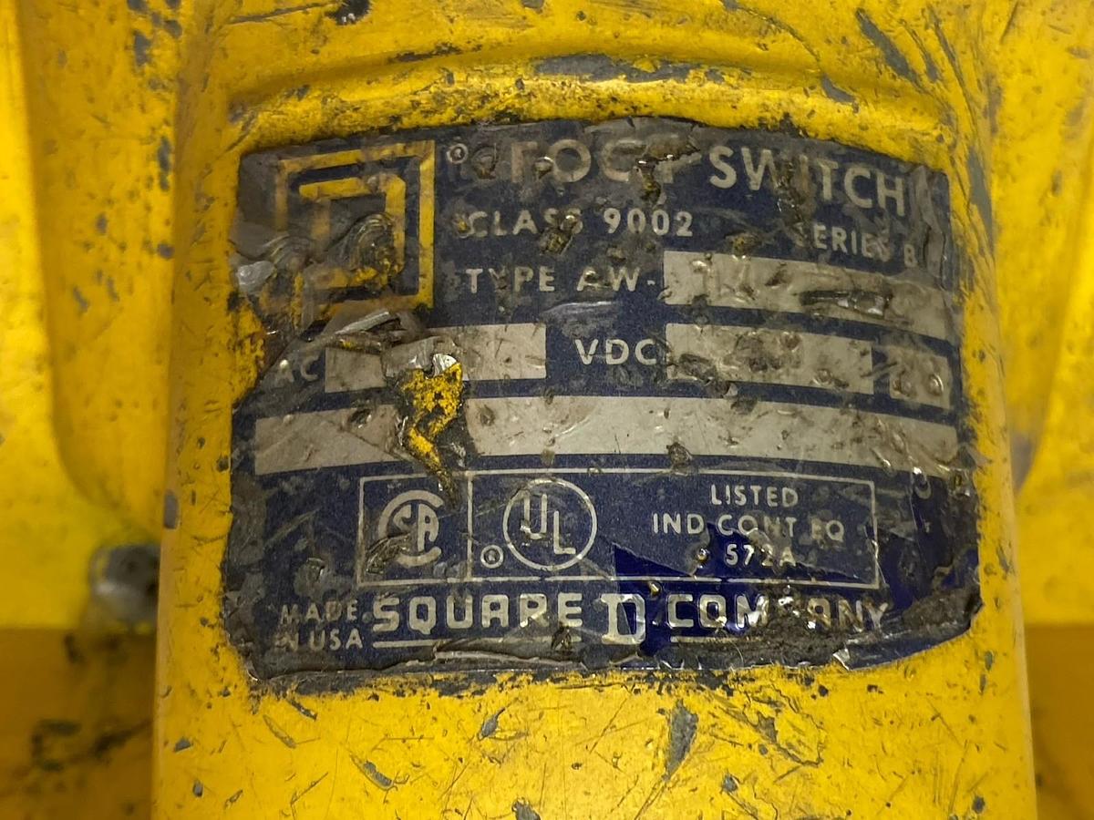 Used Square D,Class 9002 Type AW-17,Foot Switch Series B 600VAC 600VDC