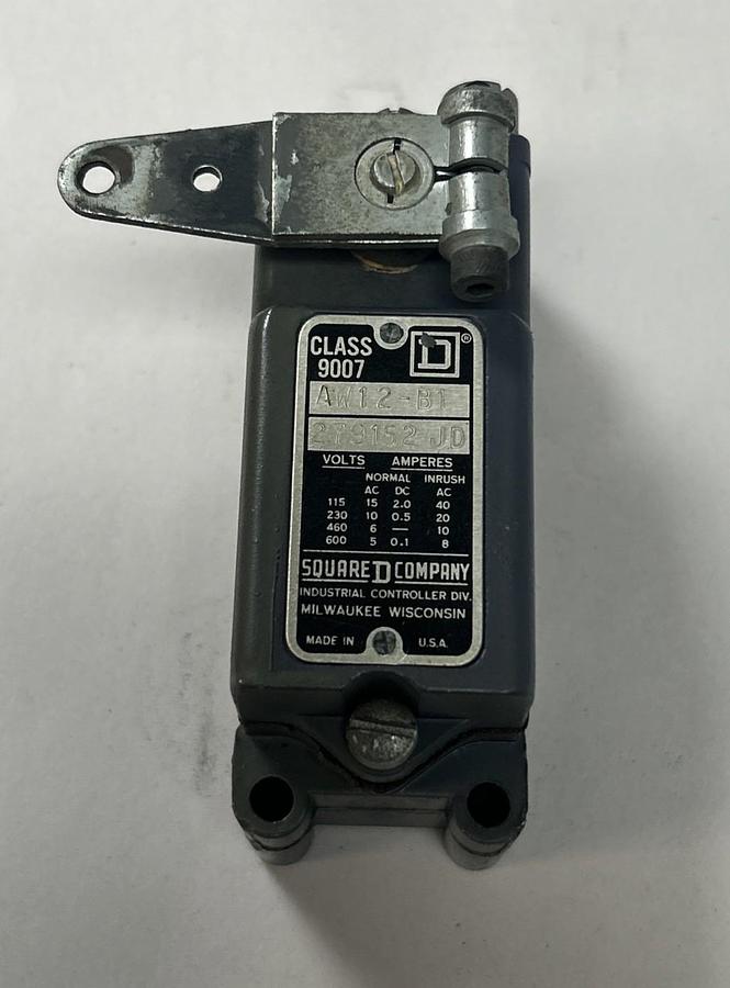 Used SQUARE D,9007AW12,LIMIT SWITCH