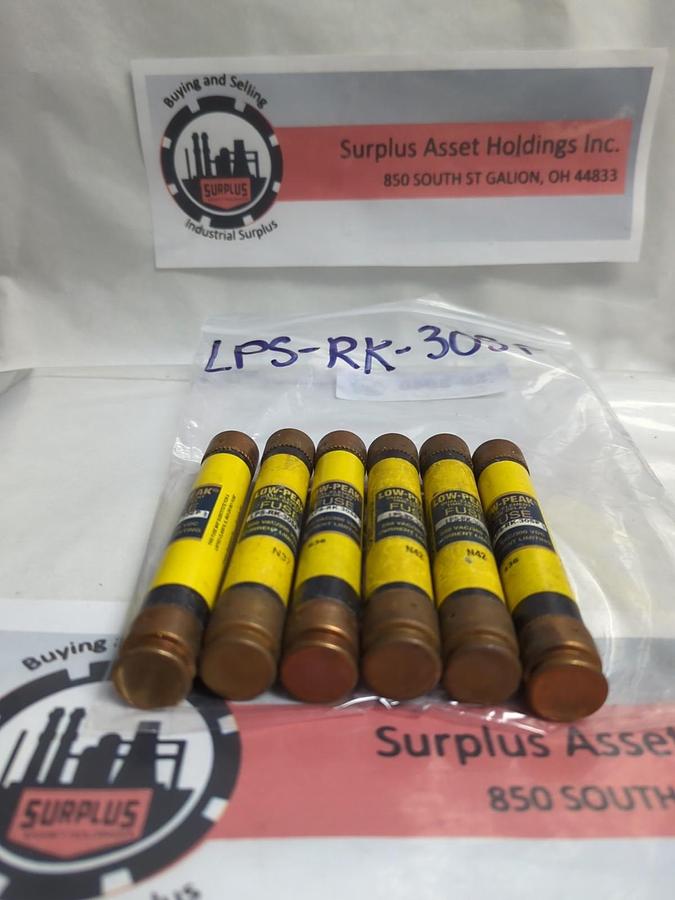 Used COOPER BUSSMANN,LPS-RK-30SP,LOW-PEAK 30 AMP FUSE LOT OF 6 PRE-OWNED