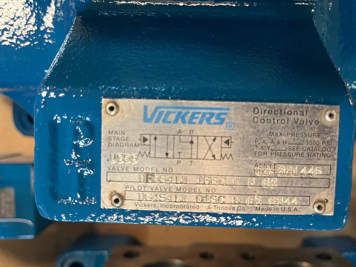 Used VICKERS,DF5S4LW-16-6C-W-B-80,HYDRAULIC DIRECTIONAL CONTROL VALVE