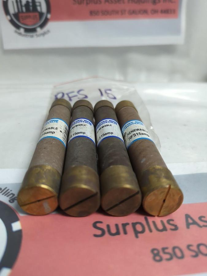 FERRAZ SHAWMUT,RFS15,RENEWABLE 15 AMP FUSE LOT OF 4 PRE-OWNED