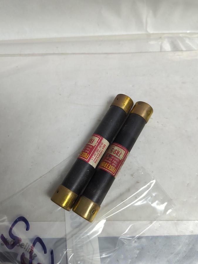 Used COOPER BUSSMANN,FRS-5,FUSETRON 5 AMP FUSE LOT OF 2 PRE-OWNED