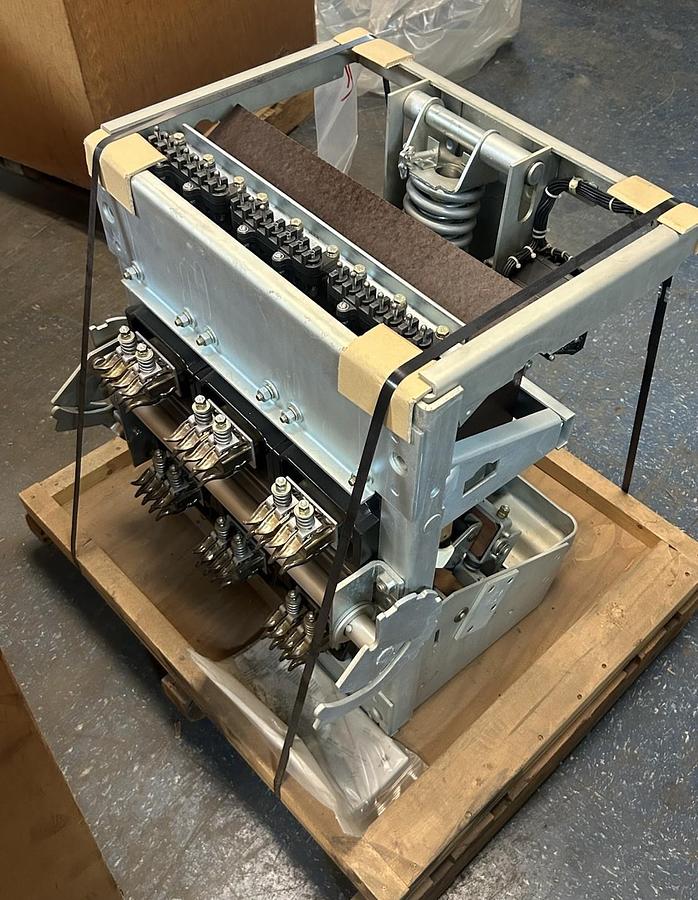 Used GENERAL ELECTRIC,AK-2-50-2,AIR CIRCUIT BREAKER 1600A 600V REFURBISHED