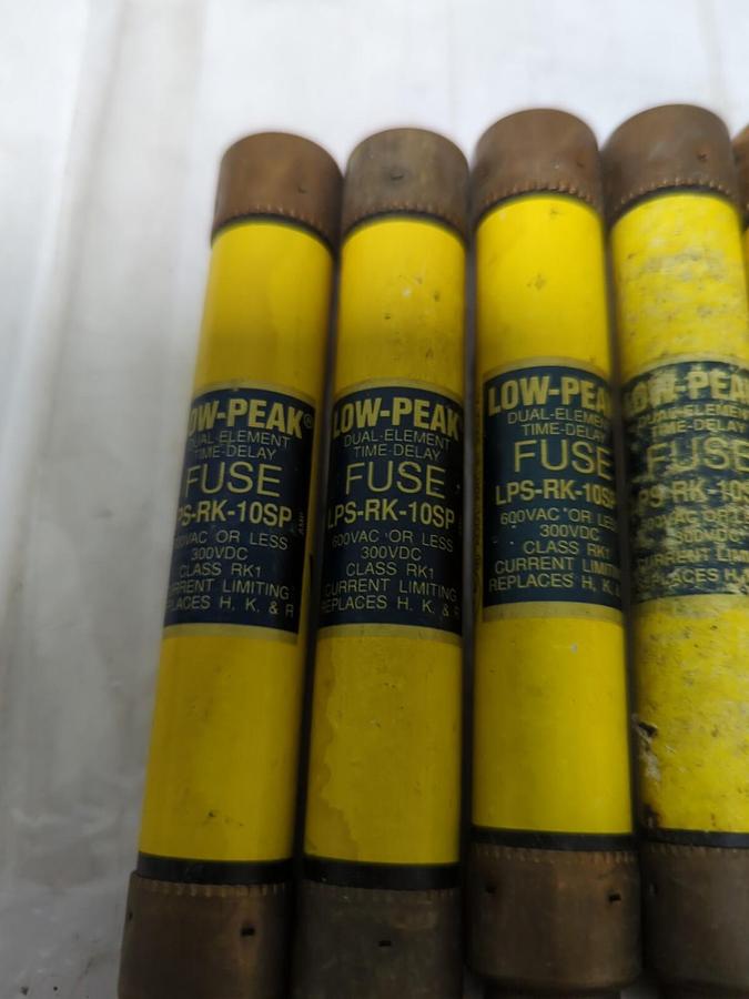 COOPER BUSSMANN,LPS-RK-10SP,LOW PEAK 10 AMP FUSES LOT OF 9 NOS