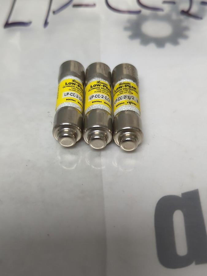 COOPER BUSSMANN,LP-CC-2-1/2,LOW-PEAK 2-1/2 AMP FUSE LOT OF 3 NOS