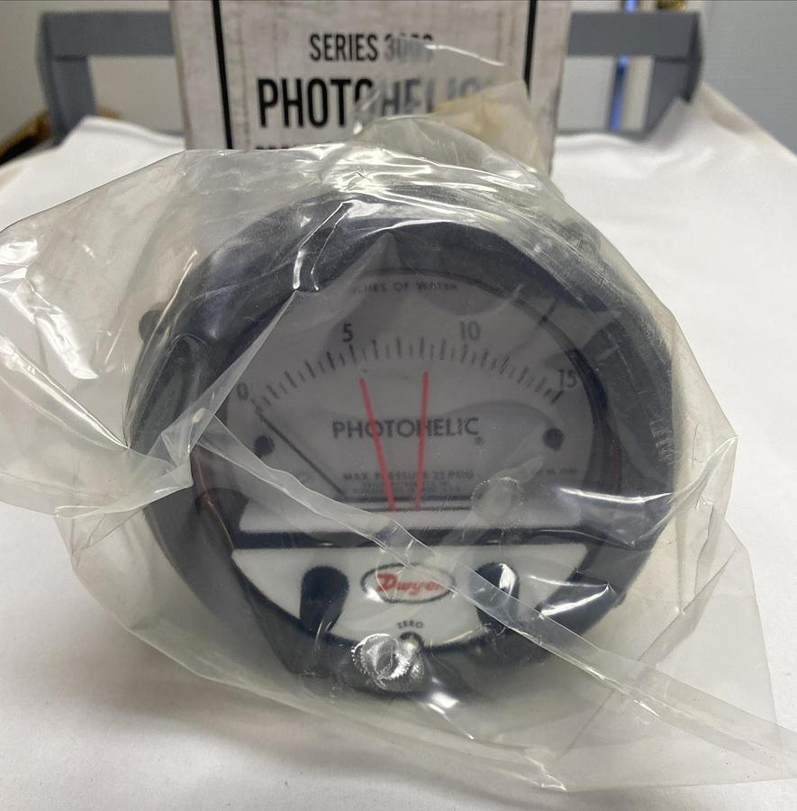DWYER,3015-LT,PRESSURE GAUGE SWITCH NOS