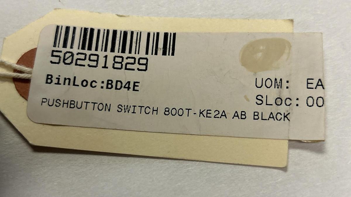 ALLEN BRADLEY,800T-KE2A,BLACK SELECTOR PUSH BUTTON LOT OF 2 NOS