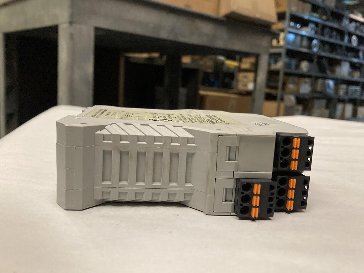 Used Omron,G9SX-AD322-T15-RC,Flexible Safety Relay