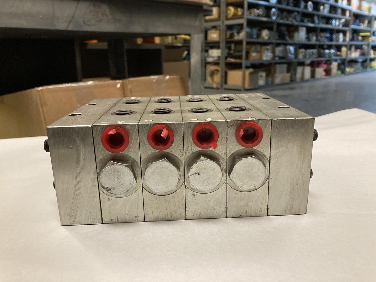 Used Lubriquip,MX-D00 MX-E00,Divider Valve 3074509