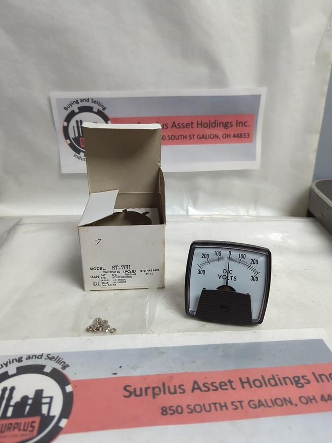 PC.S,ST70DC300MVU300ADC,PRESSURE GAUGE -300-300 DC AMPERES NOS
