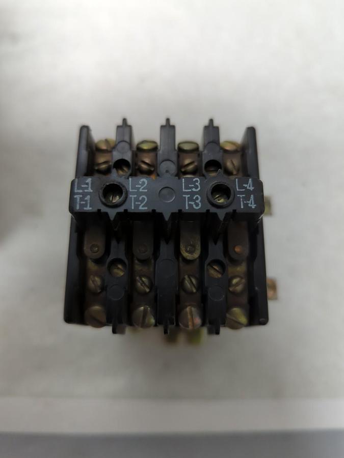 Used GOULD,2180D FE40JA,CONTACTOR RELAY 4-POLE PRE-OWNED