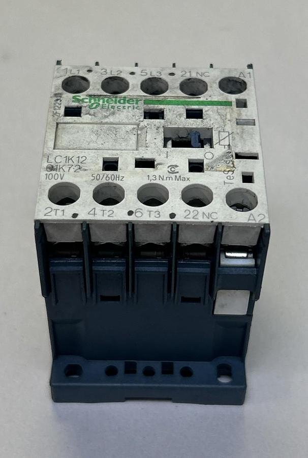 Used SCHNEIDER ELECTRIC,LC1K1201K72,CONTACTOR