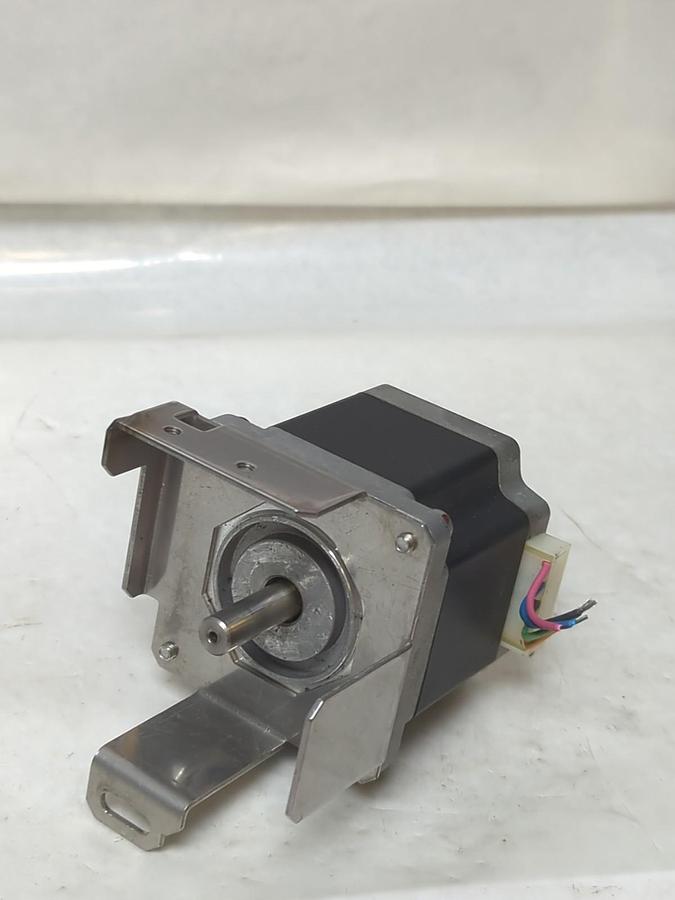 Used VEXTA,PV566A,STEPPING MOTOR 5-PHASE 0.72°/STEP DC 1.4V 1.4A PRE-OWNED