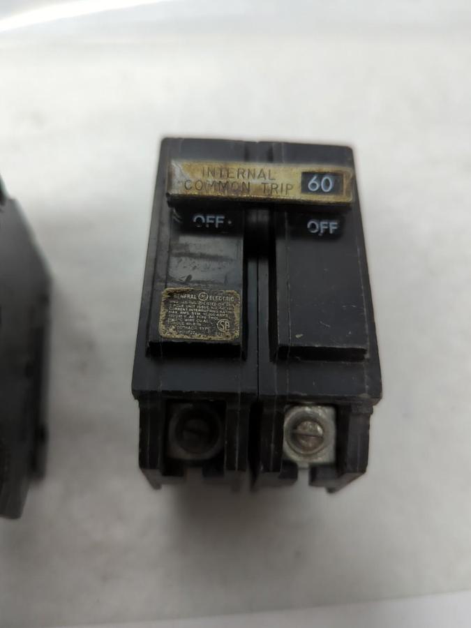 Used GENERAL ELECTRIC,60 AMP,CIRCUIT BREAKER INTERNAL TRIP 2-POLE LOT OF 2 PRE-OWNED