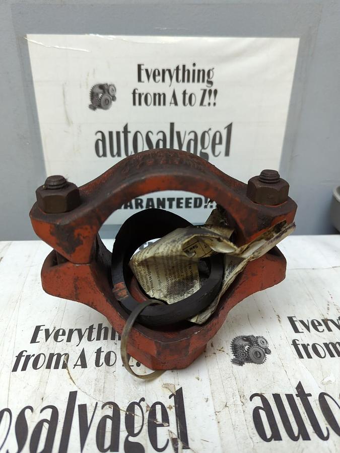 VICTAULIC,STYLE 920, 3 INCH PIPE COUPLING THREADED FEMALE NPT NOS