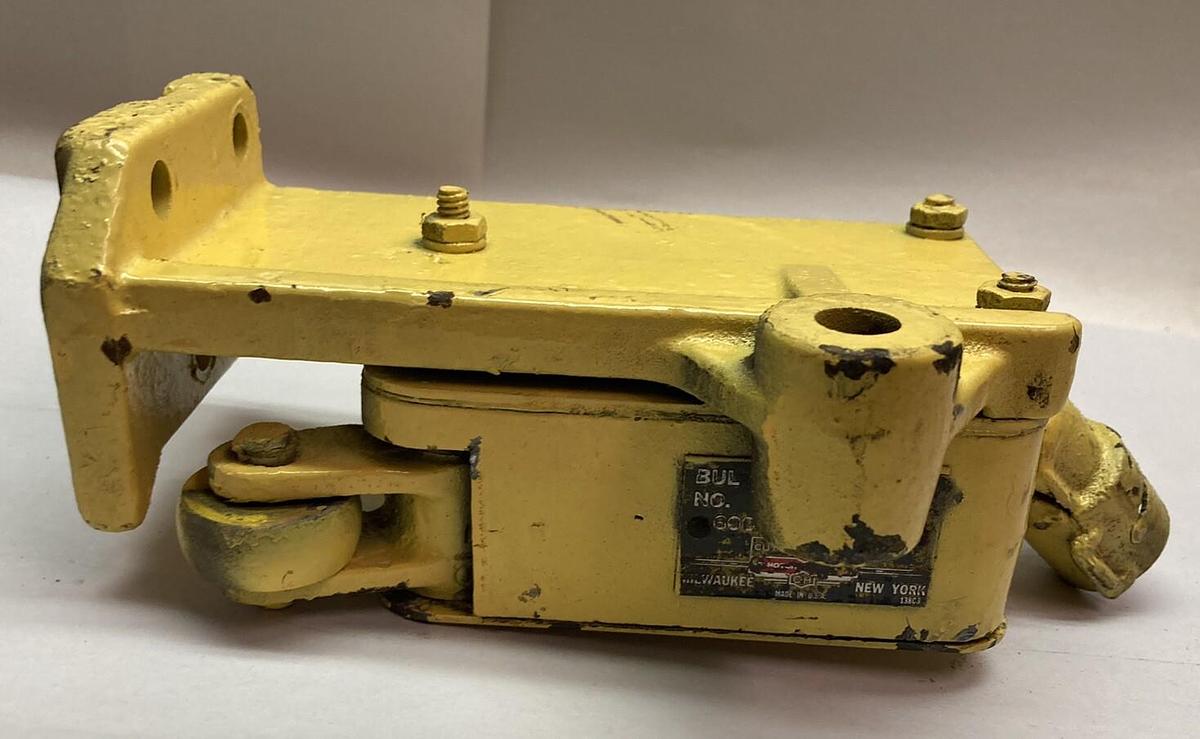 Used Cutler Hammer,10316H57A,Limit Switch Right Hand Roller