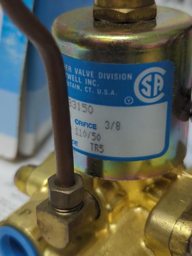 SKINNER,LP3LB3150,3-WAY SOLENOID VALVE 3/8 INCH NPT 120V 10-150 NOS
