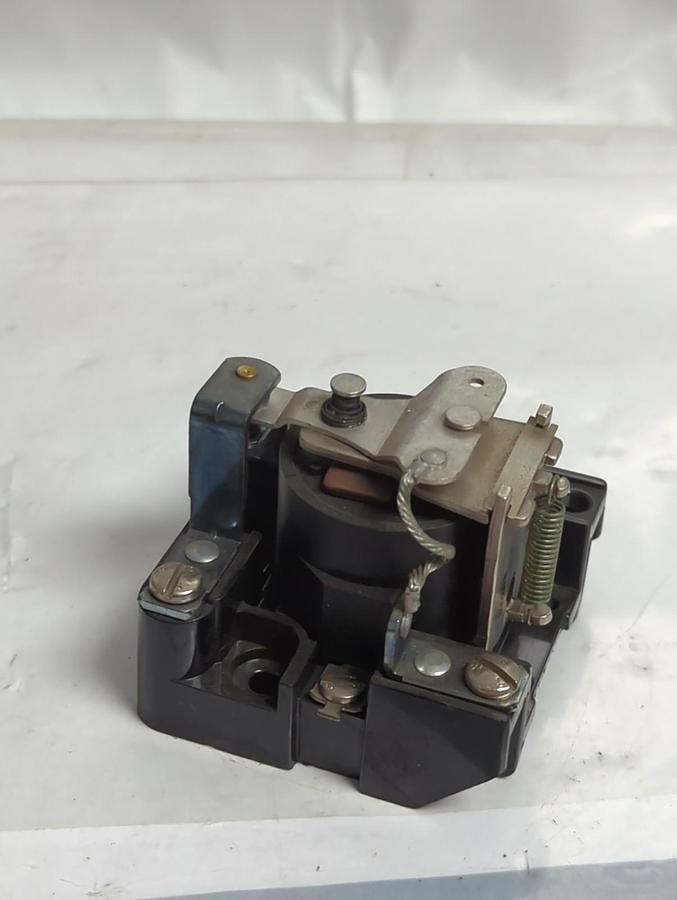 Used SQUARE D,8501-CO-15,SERIES B POWER RELAY 120V 50/60HZ PRE-OWNED