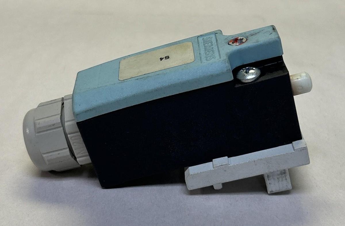 Used SIEMENS,3SE5-232-0HC05,LIMIT SWITCH