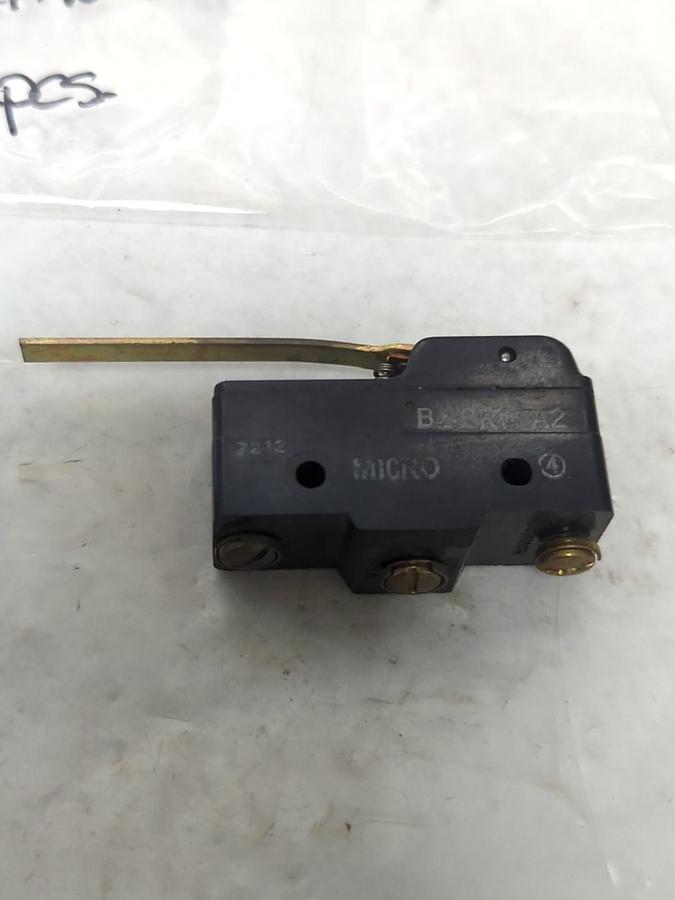 Used MICRO SWITCH,BZ-2RW-A2,MICRO SWITCH 15A 125/250 OR 480 VAC LOT OF 2 PRE-OWNED